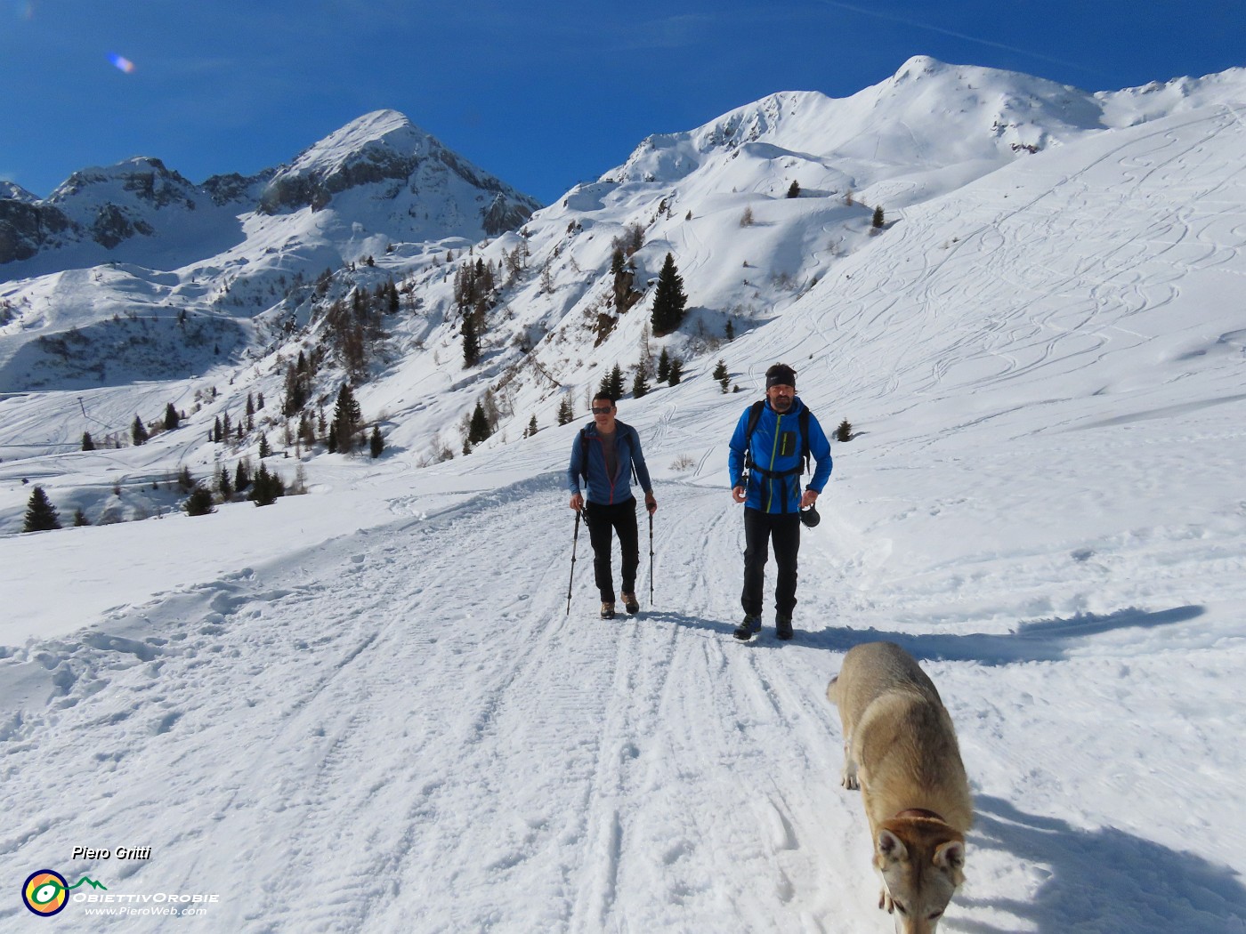 24 Dietro di noi in alto Cavallo e Siltri .JPG